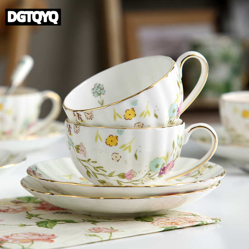 Coffee Tea And Sugar Set - 2 stuks vintage bloemen keramische koffiekop