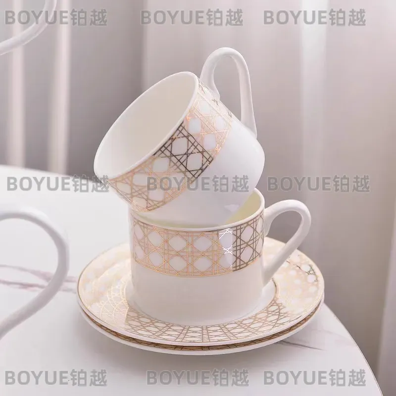 Luxe porseleinen koffiekopjess - Coffee Tea Uses recensie en prijs
